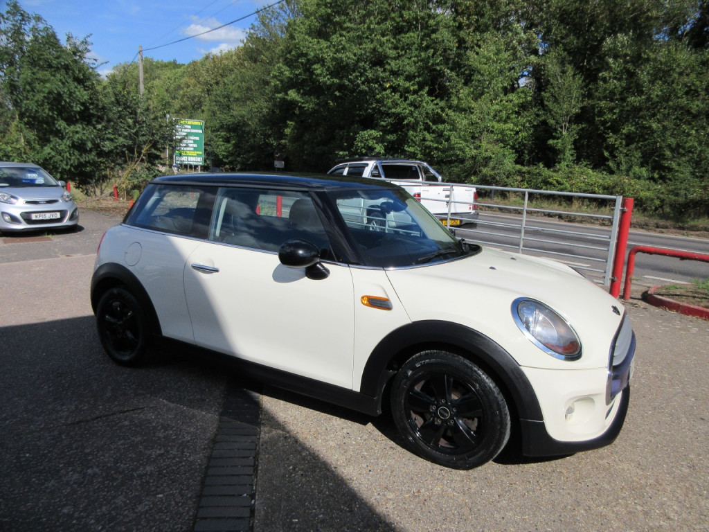 2015 MINI HATCH