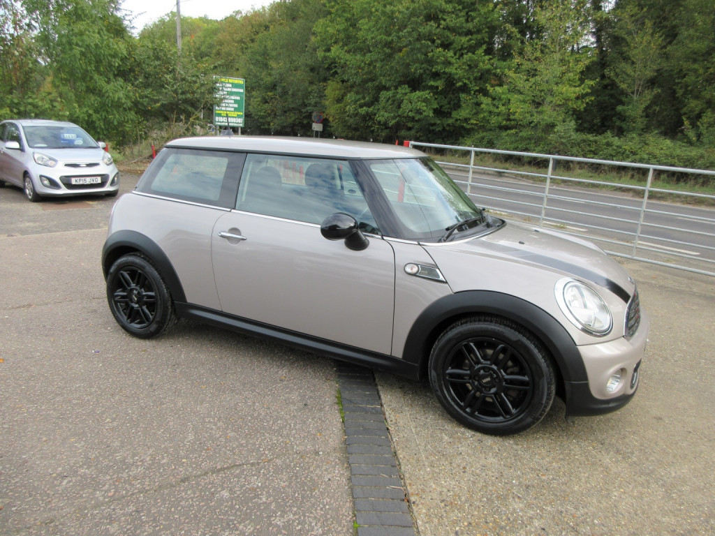 2013 MINI Hatch